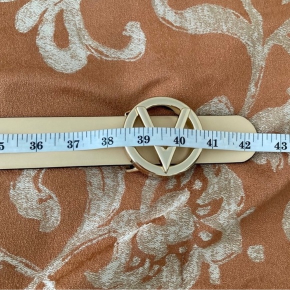 Valentino cream leather belt - Picture 5 of 6